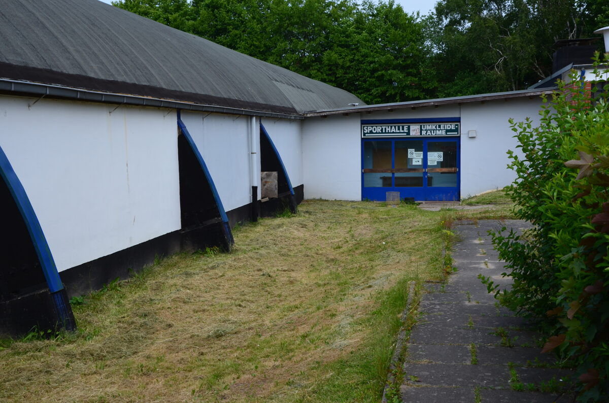 Neusurenland_Eingang_Halle.JPG